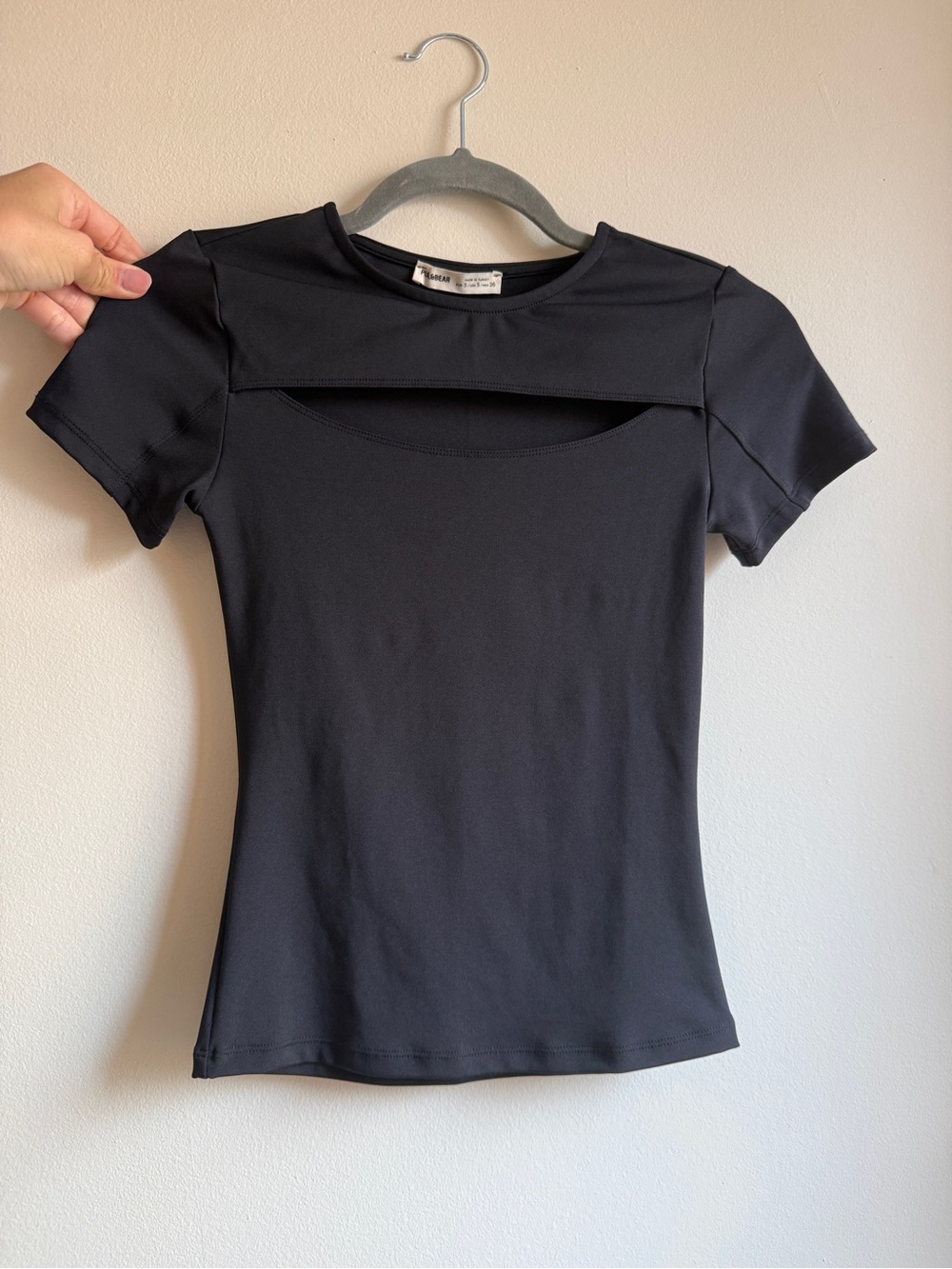 Pull&Bear Black Short-Sleeve Top with Front Cutout S